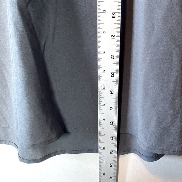 J Crew Cap-sleeve Shirttail Blouse Women’s 12 Gray Basic Lightweight Semi Sheer - Picture 13 of 13